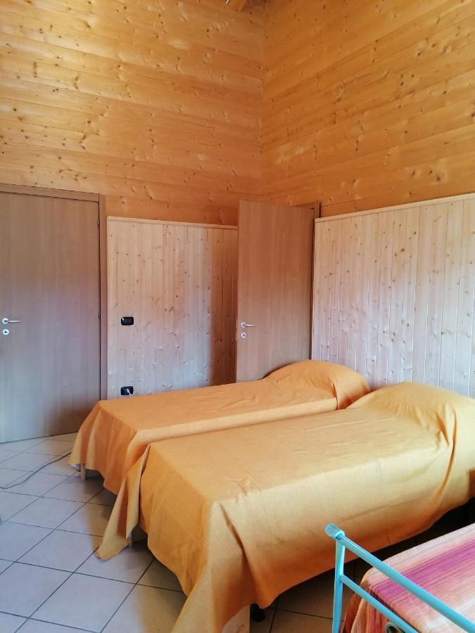 Agriturismo Bio Apipoli Lucino Dış mekan fotoğraf